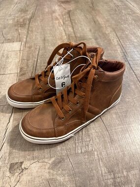 5/$15 Cat & Jack Tan High-Top Kids Sneakers size 6 big boys high tops